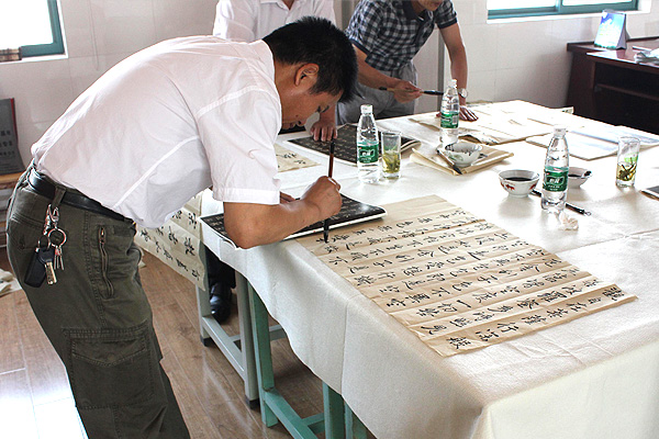 中國(guó)人民大學(xué)、北京師范大學(xué)王學(xué)嶺書法工作室在安邦集團(tuán)面授會(huì)(圖3)